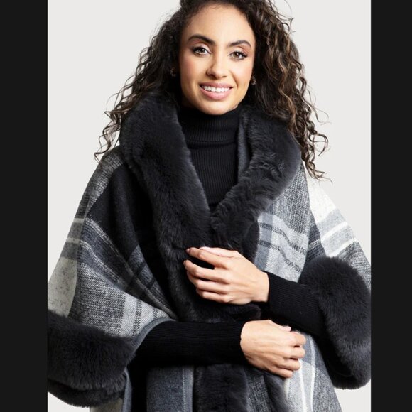 Blair Faux Fur Plaid Hooded Cape SAACHI NEW - Picture 5 of 11